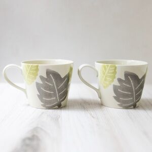 Set of 2 Crate and Barrel leaf mugs Barbara Eigen green gray brown 10 oz 3.25"